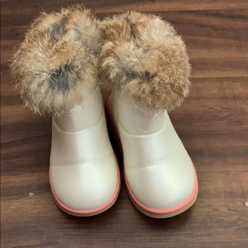 Toddler sheep lined boots 8/9 used twice!